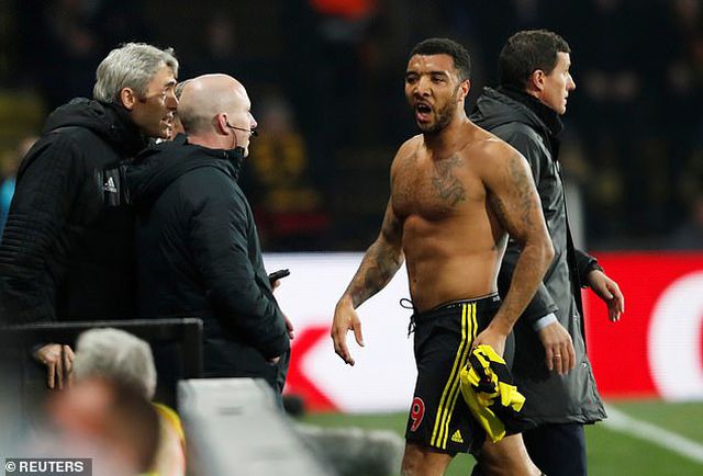Watford “tặng chiến thắng” cho Arsenal vượt mặt Man Utd