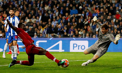 Liverpool vào bán kết Champions League gặp Barca