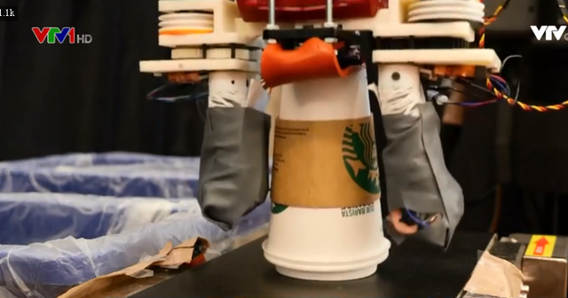 Robot phân loại rác tái chế