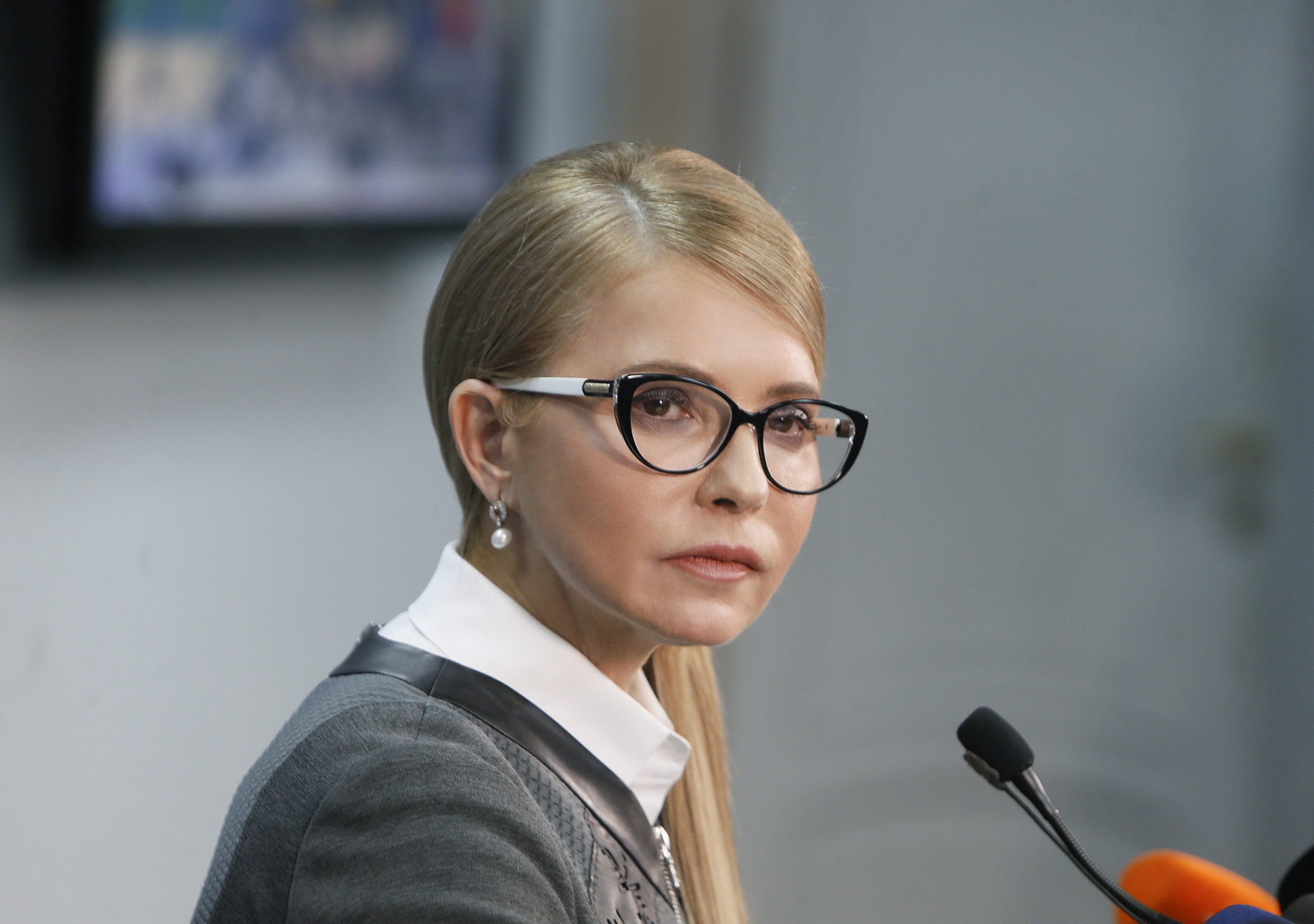 Yulia Timosenko đề nghị “sát cánh” với Zelinski và giải tán chính phủ