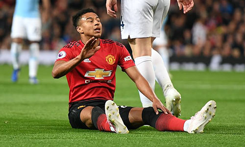 Hạ Man Utd, Man City tái chiếm đỉnh bảng