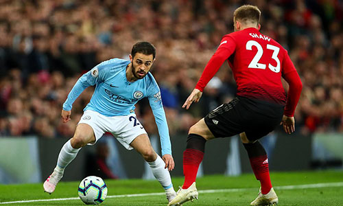 Hạ Man Utd, Man City tái chiếm đỉnh bảng