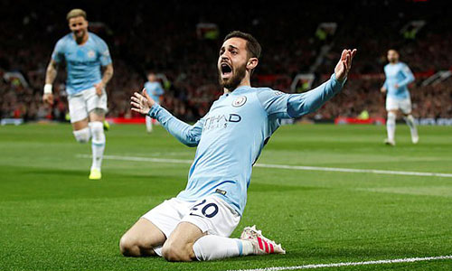 Hạ Man Utd, Man City tái chiếm đỉnh bảng