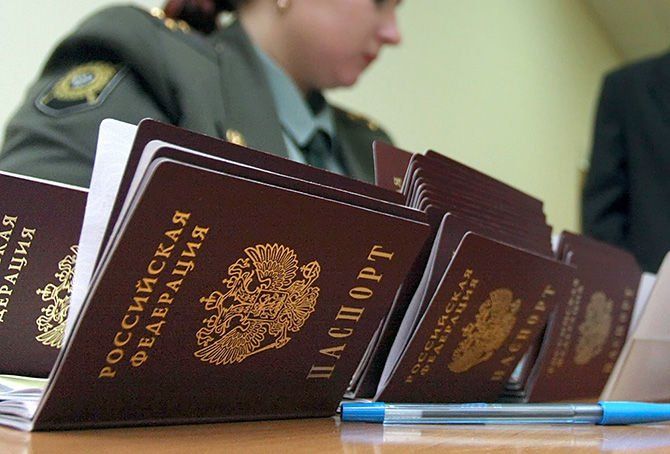 Putin: “Chúng tôi nghĩ sẽ đơn giản hoá thủ tục cấp hộ chiếu Nga cho tất cả các công dân Ukraine”