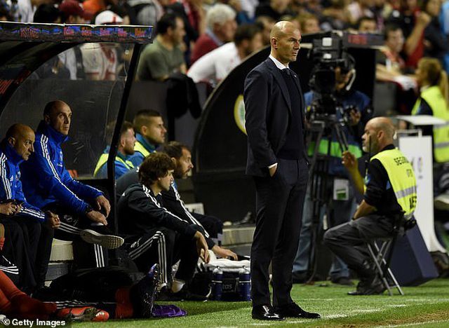 Real Madrid khó giành ngôi á quân, HLV Zidane tính thay nửa đội hình