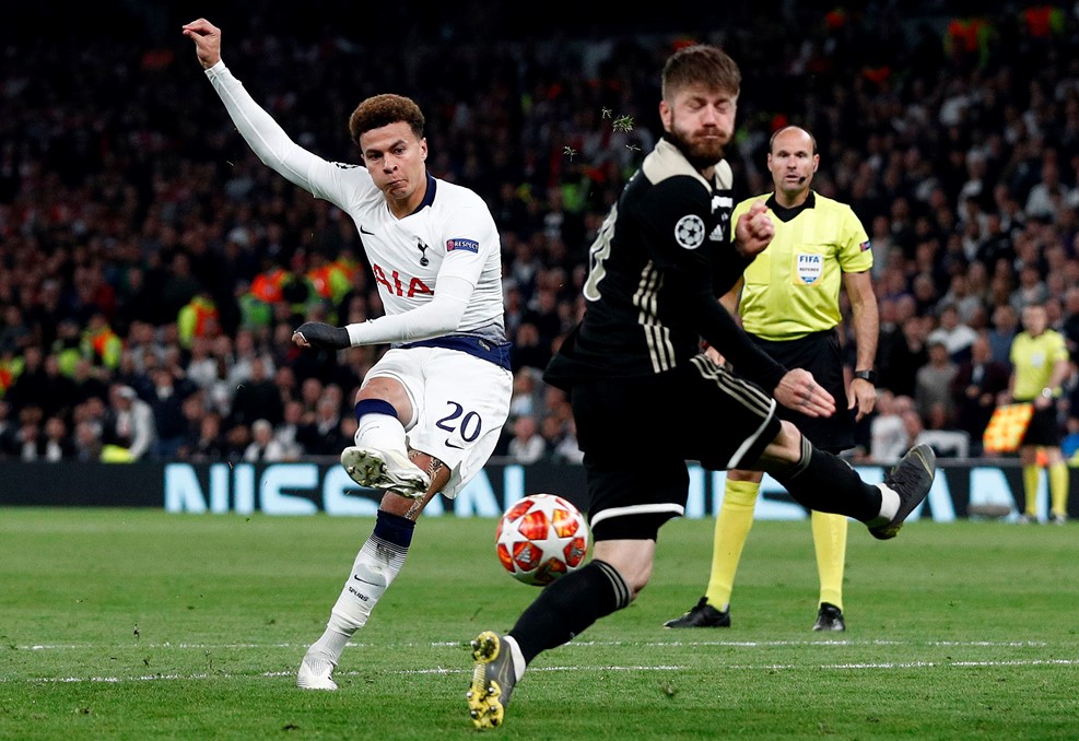 Hạ gục Tottenham, Ajax đặt một chân vào chung kết Champions League