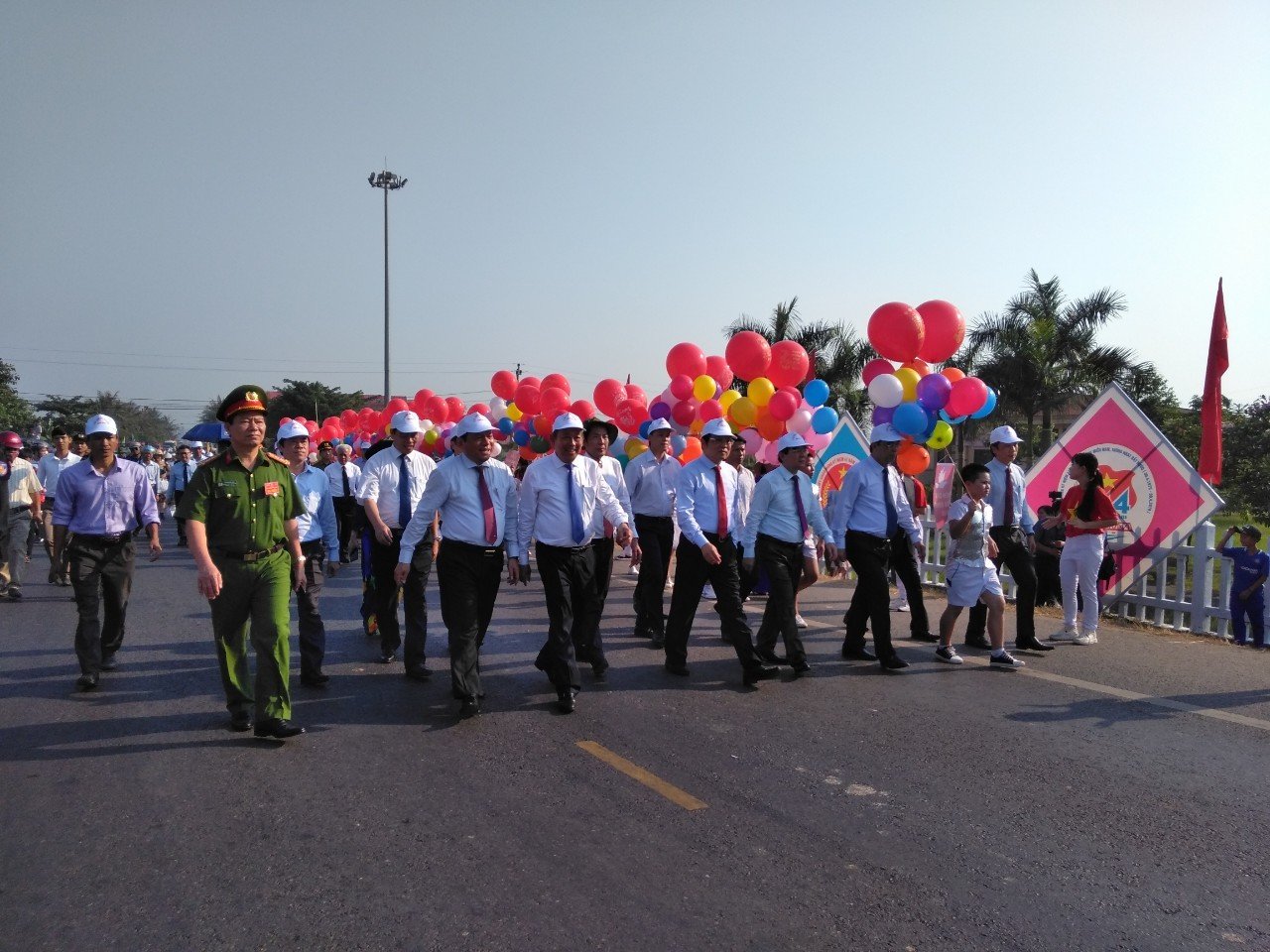 Long trọng tổ chức Lễ thượng cờ ‘Thống nhất non sông’ tại Quảng Trị