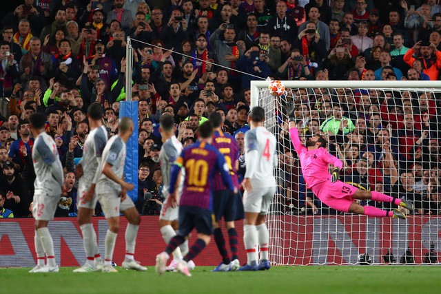 Barcelona 3-0 Liverpool: Messi tỏa sáng lập cú đúp bàn thắng, Barca đại thắng Liverpool!
