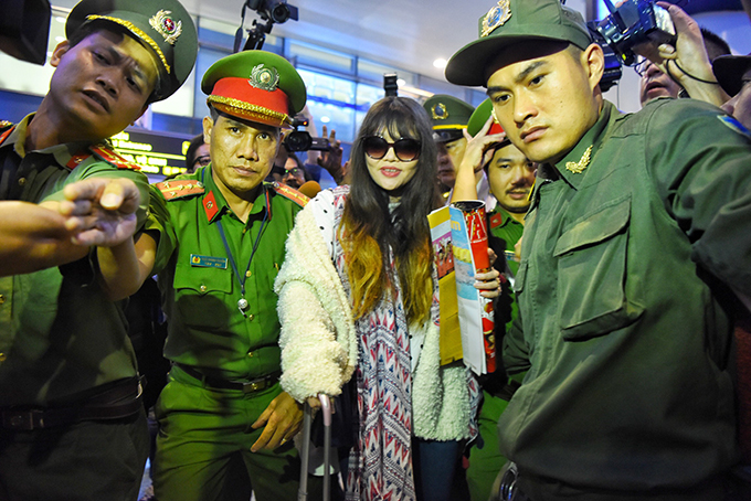 Đoàn Thị Hương về Việt Nam sau hơn hai năm bị bắt ở Malaysia