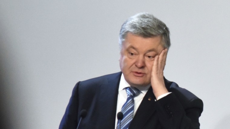 Phủ tổng thống Poroshenko phản ứng trước tin nhắn video của Zelinski
