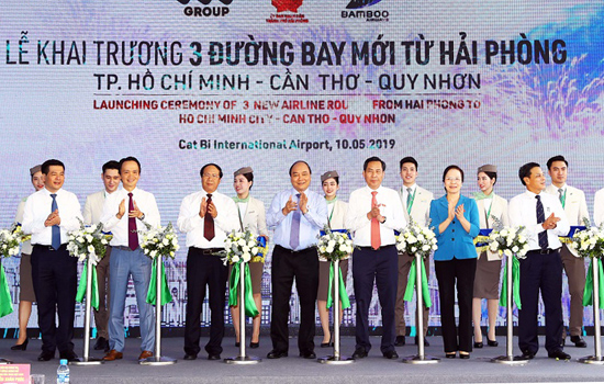 Thủ tướng Nguyễn Xuân Phúc đã cắt băng khai trương 3 đường bay từ Hải Phòng đi Quy Nhơn, TP HCM, Cần Thơ