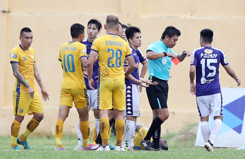 Hà Nội thua đậm trên sân của Thanh Hoá