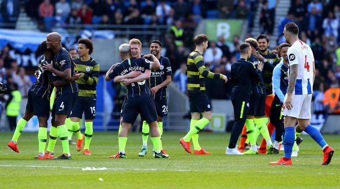 Man City nâng Cup vô địch Anh lần thứ tư trong bảy năm