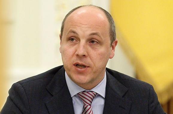 Bê bối tại Quốc hội Ukraine: Còng tay được đem đến cho Chủ tịch quốc hội Parubi