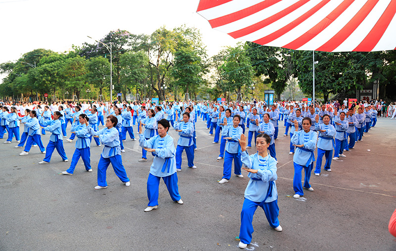 Đồng diễn văn hóa, thể thao nhân kỷ niệm 129 năm Ngày sinh Chủ tịch Hồ Chí Minh