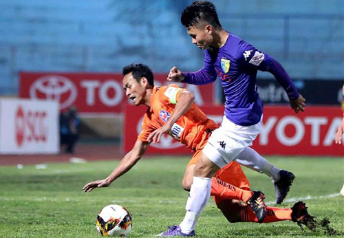 Hà Nội - Đà Nẵng: Bùi Tiến Dũng lần đầu bắt chính