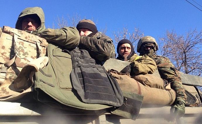 Donbass: Lập tức 8 binh sĩ Ukraine bị bắt làm tù binh