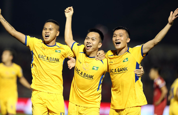 TP HCM bỏ cách Hà Nội 5 điểm ở V-League