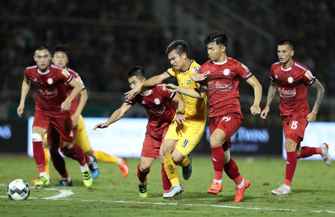 TP HCM bỏ cách Hà Nội 5 điểm ở V-League