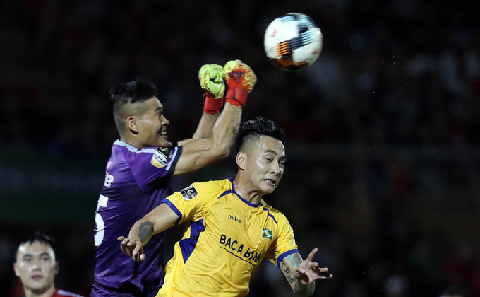 TP HCM bỏ cách Hà Nội 5 điểm ở V-League