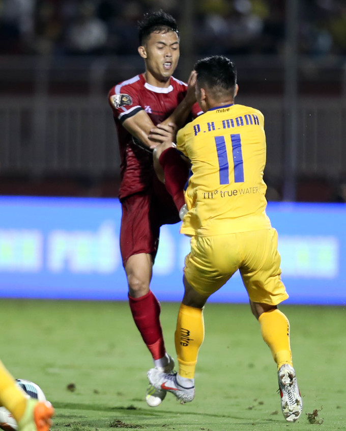 TP HCM bỏ cách Hà Nội 5 điểm ở V-League