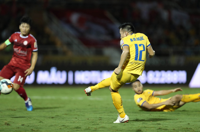 TP HCM bỏ cách Hà Nội 5 điểm ở V-League