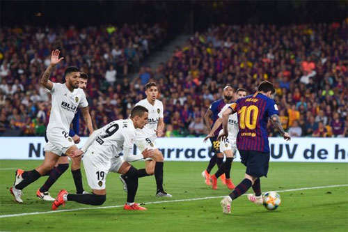Valencia đánh bại Barca, giành Cup Nhà Vua