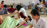 Hơn 50 du khách nhập viện sau khi ăn hải sản ở Thanh Hóa