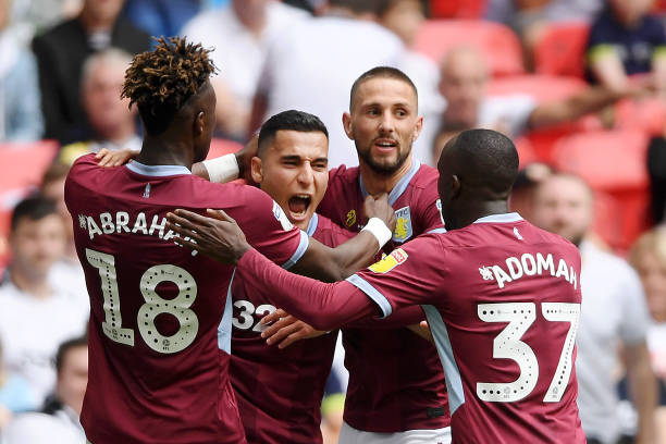 Thắng kịch tính, Aston Villa hiên ngang trở lại Ngoại hạng Anh