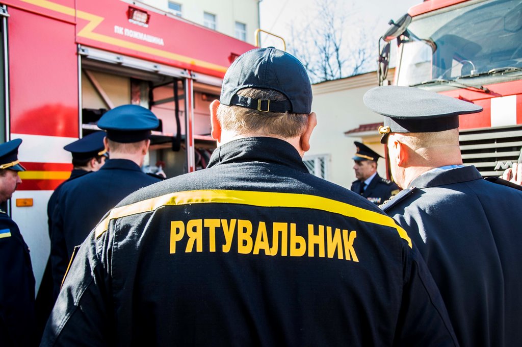 Kiev: Các trường đại học bị “đánh mìn” hàng loạt, các sinh viên phải trả thi ngoài trời