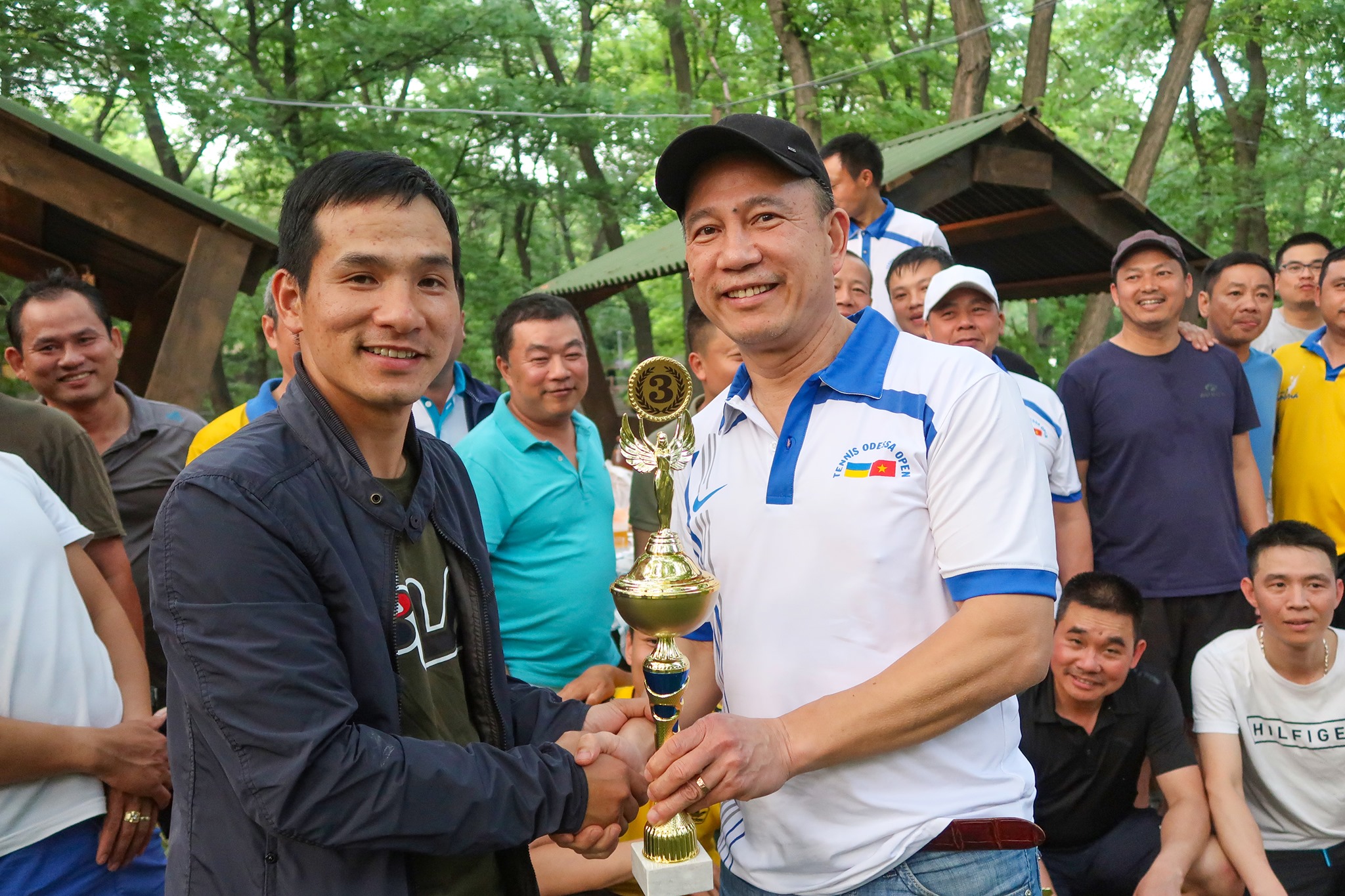 Câu lạc bộ Tennis tổ chức chúc mừng hai VĐV đã đoạt chức vô địch Giải TAVIP Tennis Open 2019 tại Ba Lan