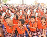Trao tặng gần 45.000 ly sữa cho trẻ em tỉnh Hưng Yên