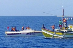 Philippines lên án tàu cá Trung Quốc hèn nhát, cảm ơn Việt Nam
