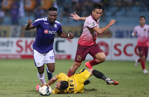 Hà Nội hạ Sài Gòn, áp sát ngôi đầu V-League