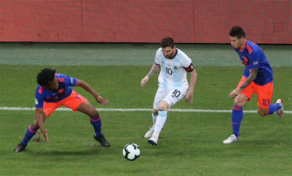 Argentina thất bại 0-2 trận ra quân Copa America 2019
