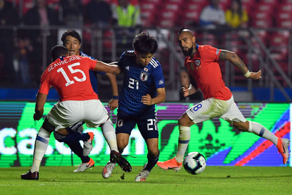 Sanchez giúp Chile thắng đậm Nhật Bản