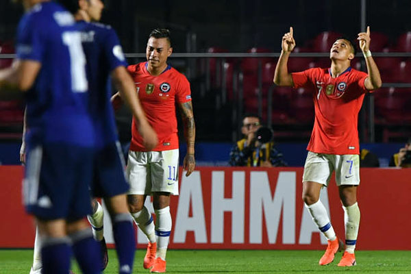 Sanchez giúp Chile thắng đậm Nhật Bản