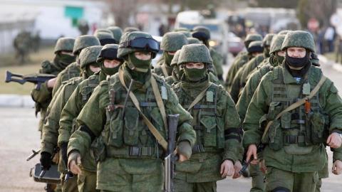Ukraine không giành lại được Crimea, tố Nga đưa quân đến Donbass