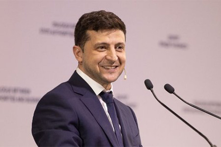 Tổng thống Zelenskiy dẫn đầu về chỉ số tín nhiệm
