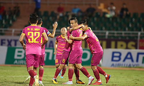 Chiến thắng luân lưu 9-8 đưa Quảng Nam vào tứ kết Cup quốc gia