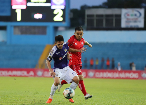 Hà Nội chiếm đỉnh bảng V-League