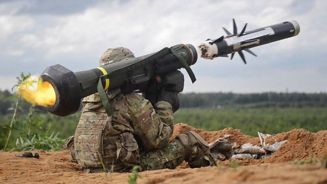 Mỹ sẽ cung cấp thêm nhiều thiết bị quân sự mới cho Ukraine