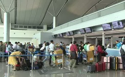 Hà Nội: Bắt 2 đối tượng lừa bán vé máy bay giá rẻ