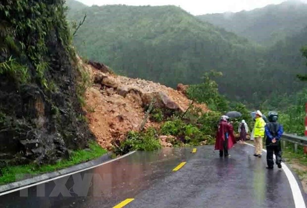 Sạt lở gây chia cắt tạm thời trên một số quốc lộ qua tỉnh Lai Châu