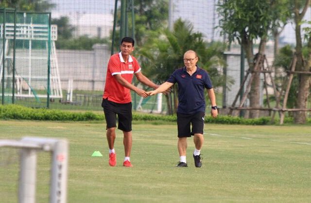 Ngôi sao U22 Việt Nam lo lắng khi phải đá sân cỏ nhân tạo ở SEA Games.