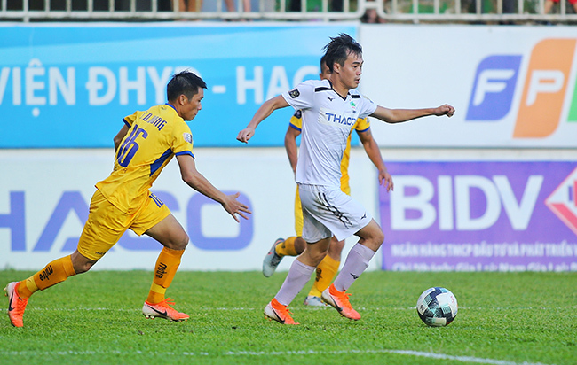 Chung kết sớm V-League, chạnh lòng HAGL của bầu Đức