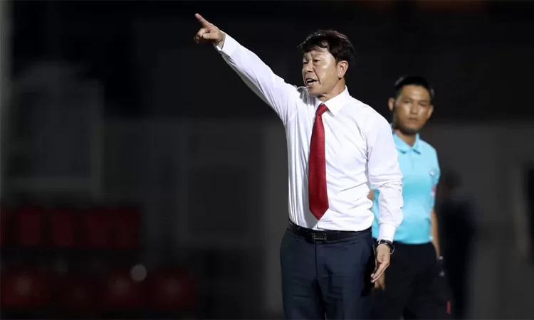 HLV TP HCM: 'Hà Nội cũng như các đội bóng khác ở V-League'
