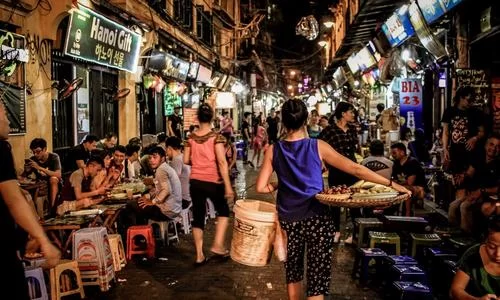 'Thắp sáng' kinh tế ban đêm tại Việt Nam