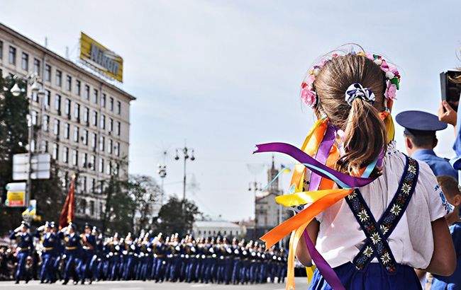 Kiev: Thay lễ duyệt binh là cuộc diễu hành cùng Tổng thống Zelenski và “buổi hoà nhạc khủng”.