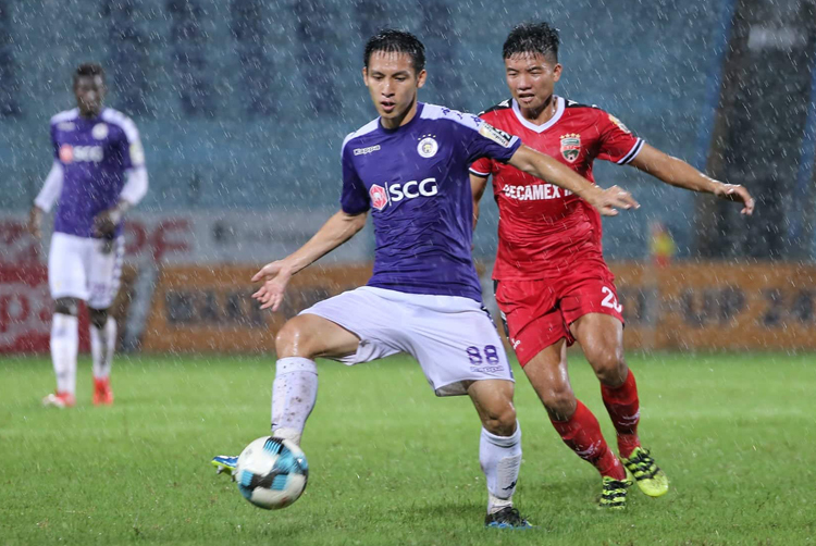Quang Hải và Văn Quyết đưa Hà Nội trở lại đỉnh bảng V-League